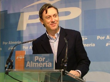 Rafael Hernando, político de Guadalajara y diputado del PP por Almería. Fuente: inmigracionunaoportunidad.blogspot.com