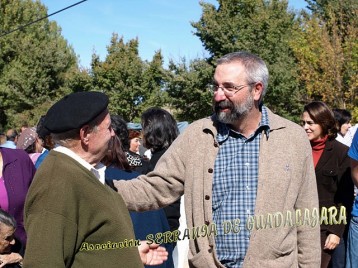 Fernando Almansa con el tío Pinfa, de Galve, el II Día de la Sierra (17.10.09).