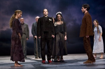 Escena del montaje de "Bodas de sangre" del Centro Dramático Nacional. Teatro María Guerrero. Madrid.