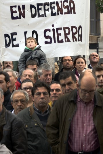 Manifestación en defensa de los servicios públicos en la Sierra. Guadalajara, 10/11/2012. Foto: Nando Ruiz